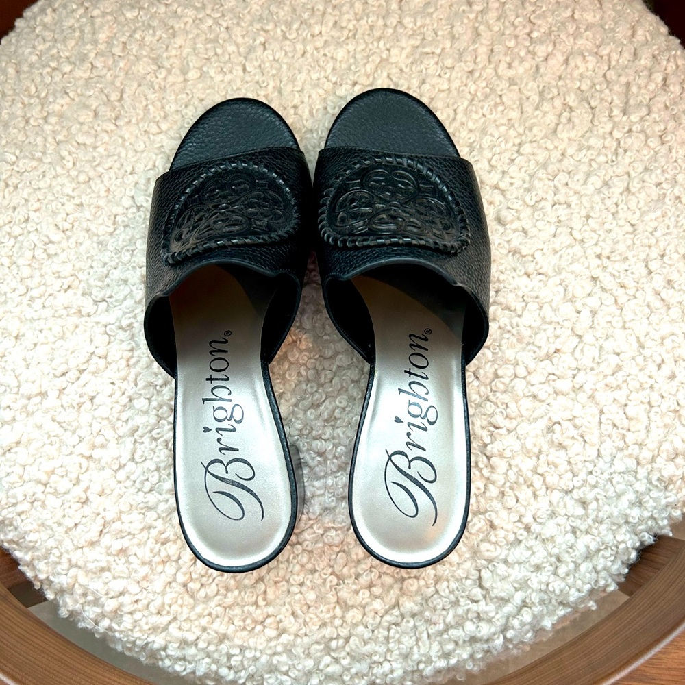 Brighten Leather heeled Slip-On- Size 6.5